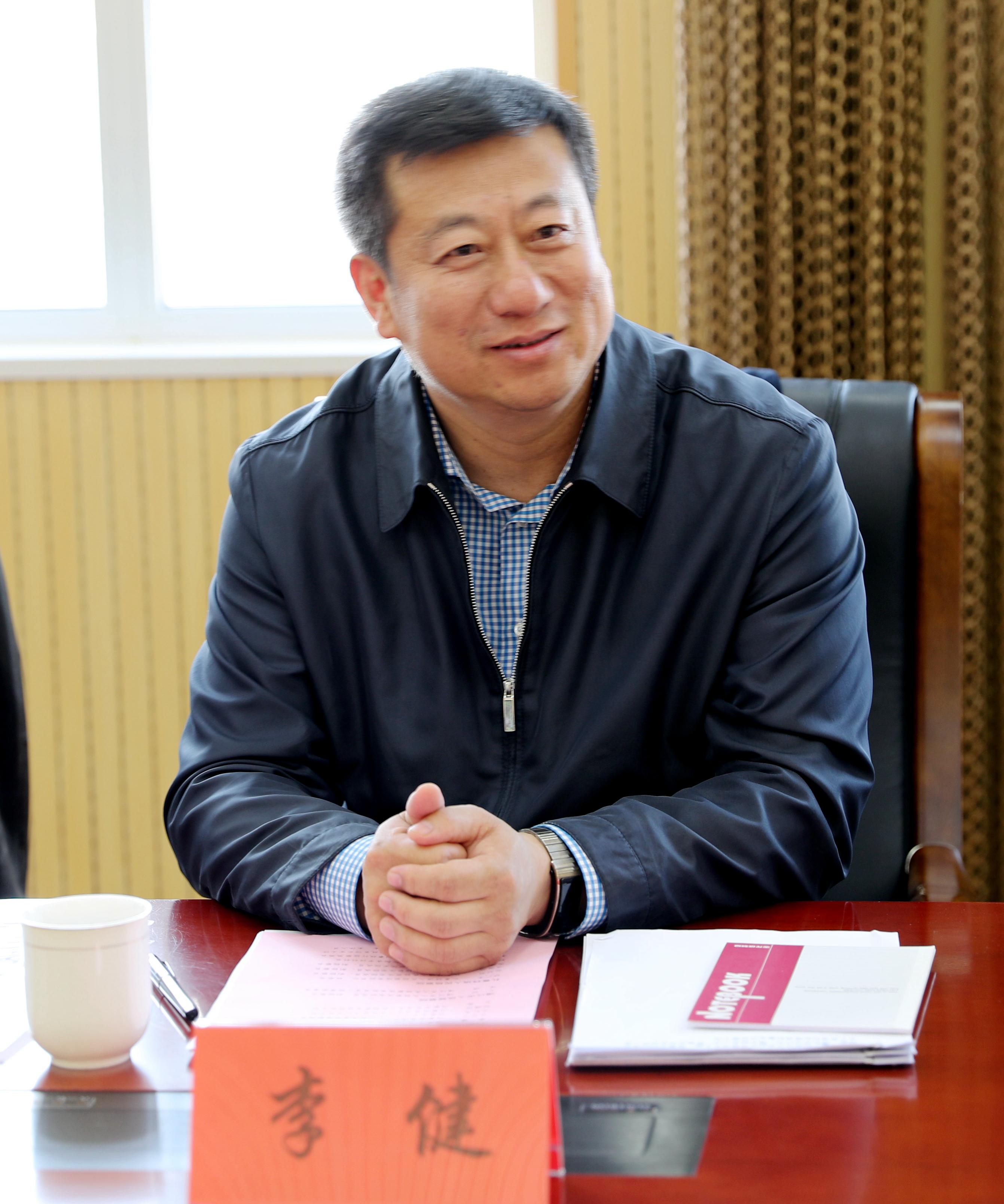 自治区检察院副检察长李健一行深入扎鲁特旗检察院调研指导工作